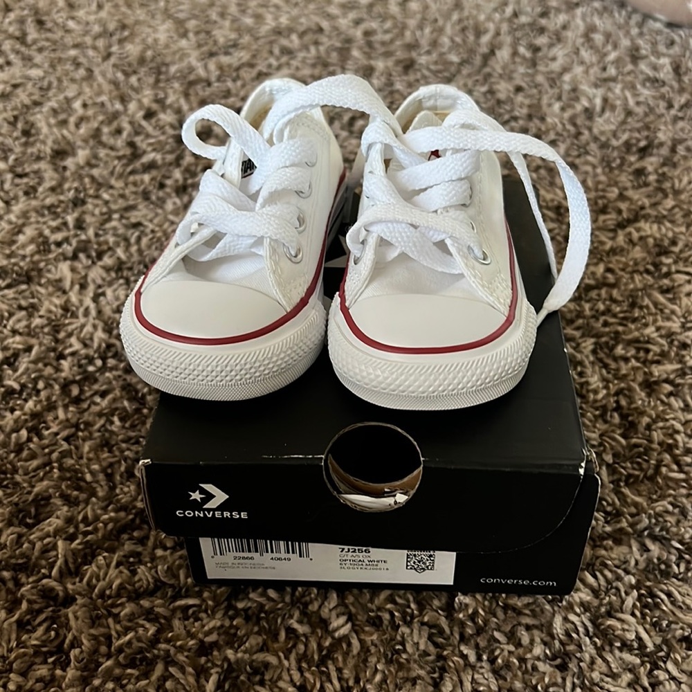 Converse shoes baby size 3
